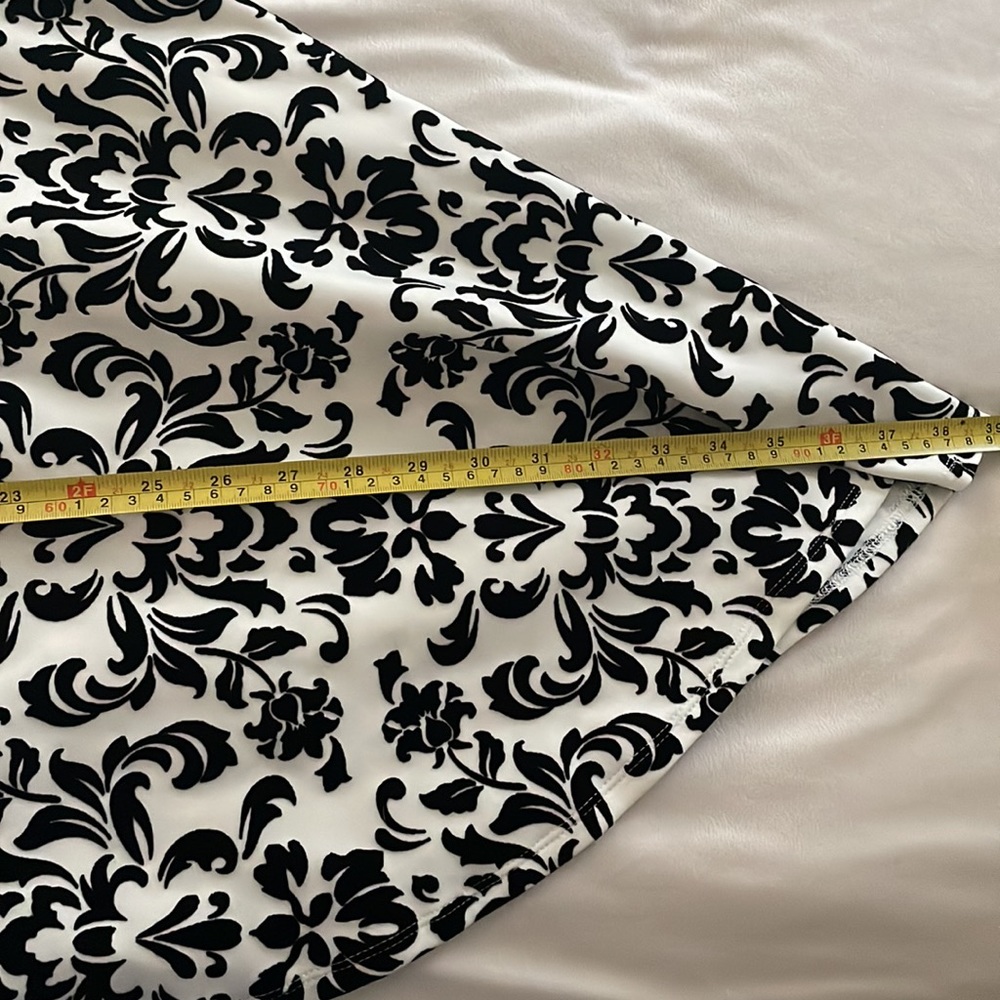 Black & White Velvet Textured Damask Filigree Dress - Picture 6 of 11